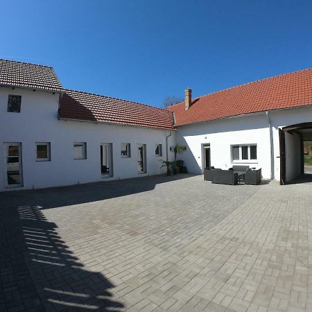 Moravske Toskansko Stavesice Bagian luar foto